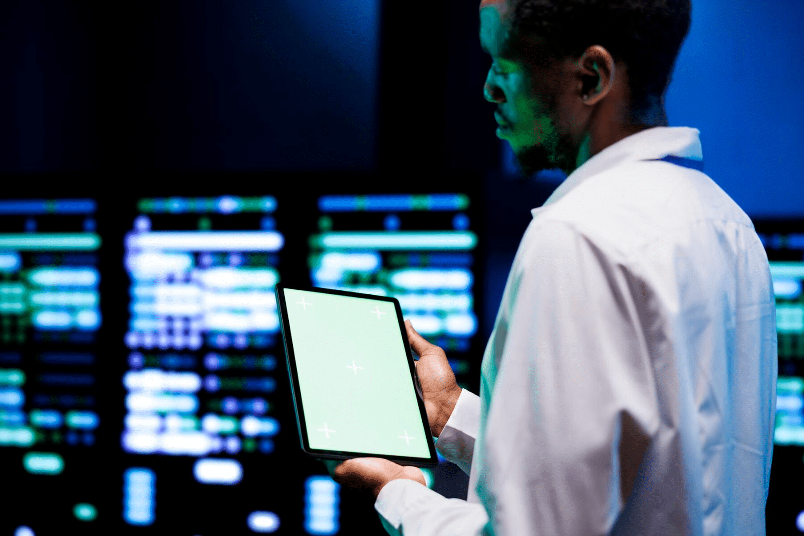 Support for mission-critical applications using dedicated servers.
